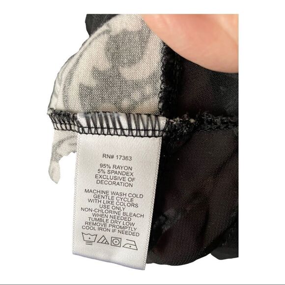 626 -LONG SLEEVE DRESS BY ANNE KLEIN - Picture 10 of 10